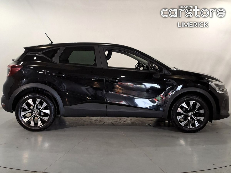 2023 Renault Captur - image 2