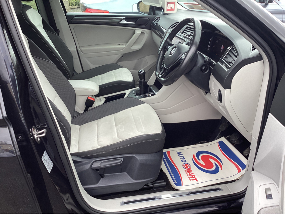 2019 Volkswagen Tiguan - image 10