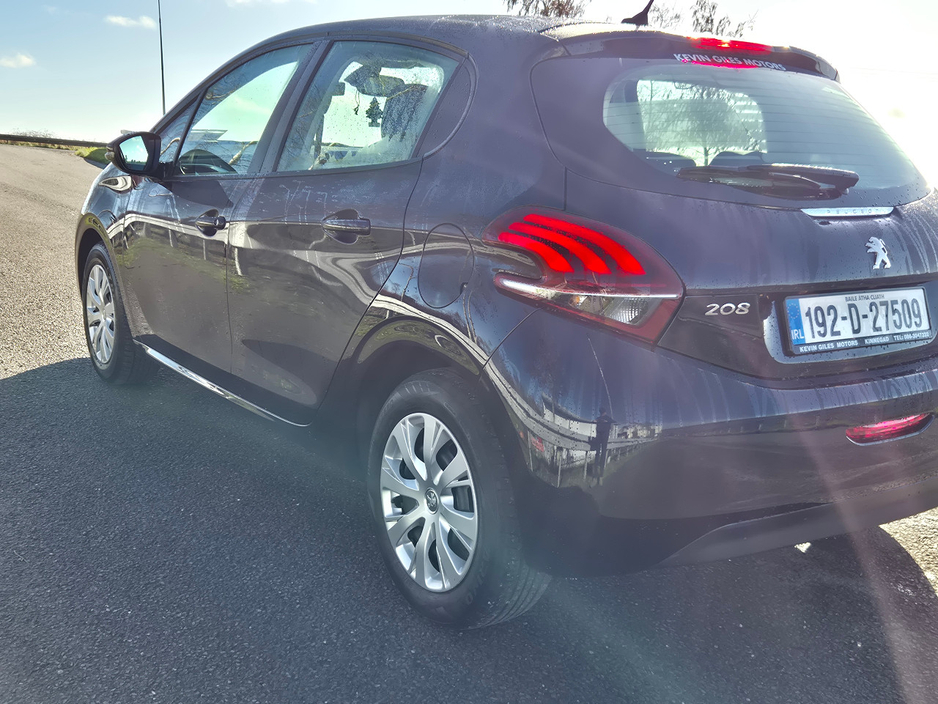 2019 Peugeot 208 - image 11