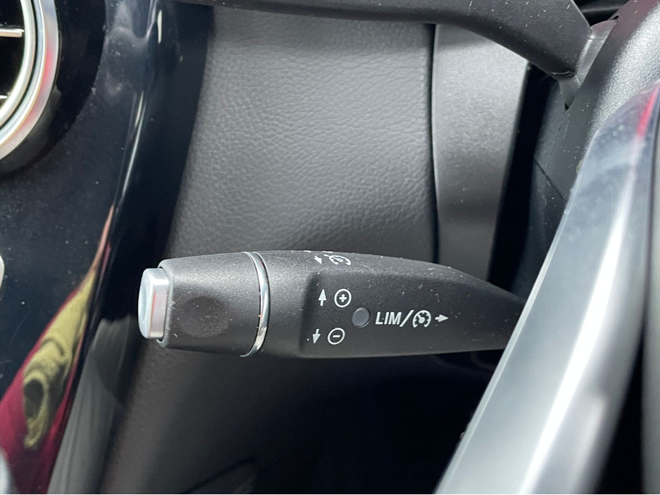 2018 Mercedes-Benz GLC Class - image 11