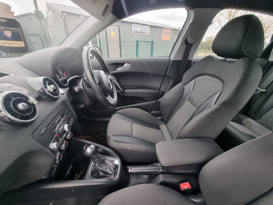 2013 Audi A1 - image 27