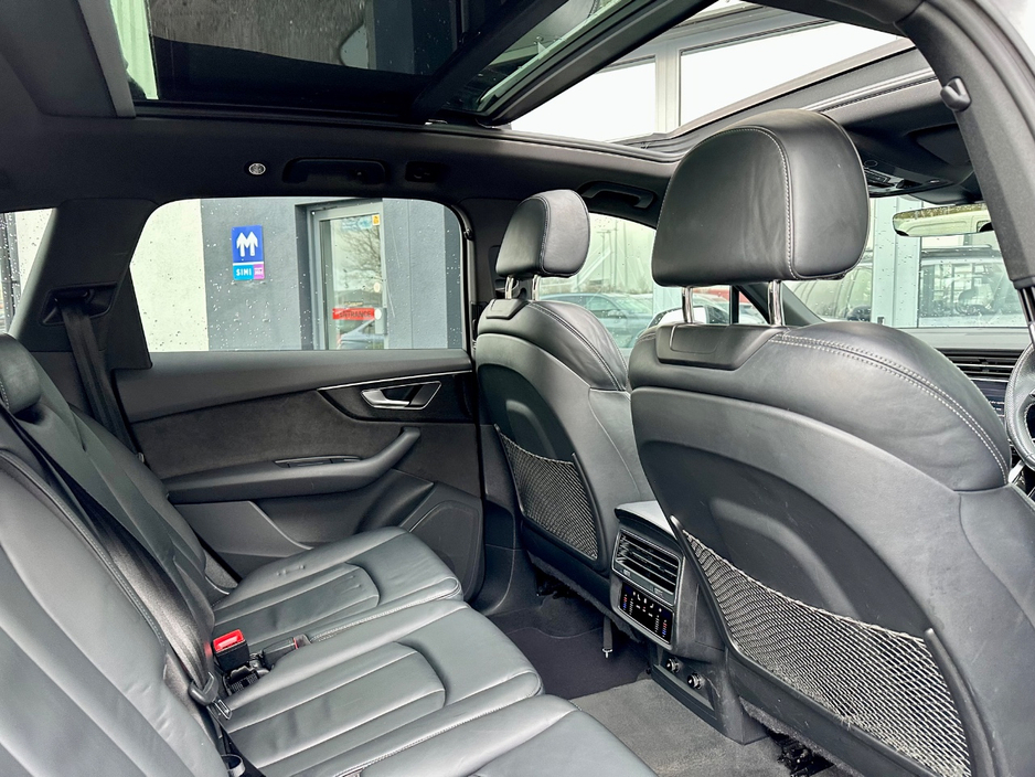 2021 Audi Q7 - image 18