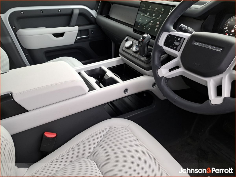 2025 Land Rover Defender - image 23