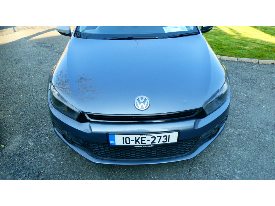 2010 Volkswagen Scirocco - image 2