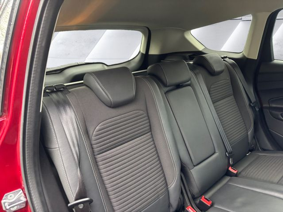 2019 Ford Kuga - image 13