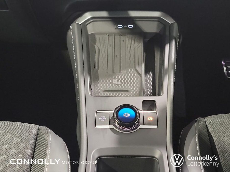 2026 Volkswagen T-Roc - image 15