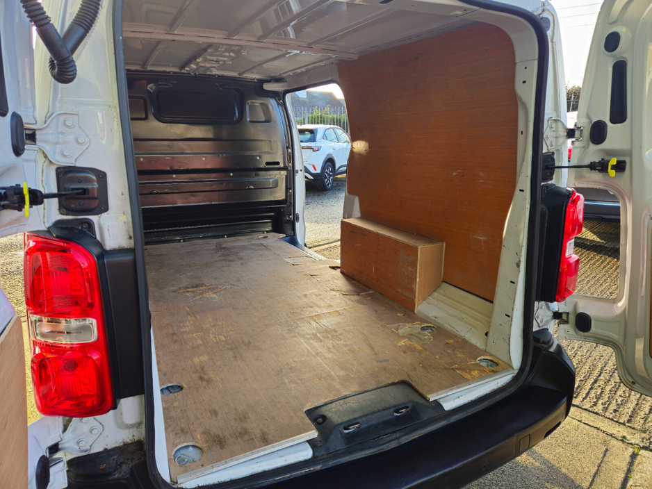 2023 Opel Vivaro  €15,500