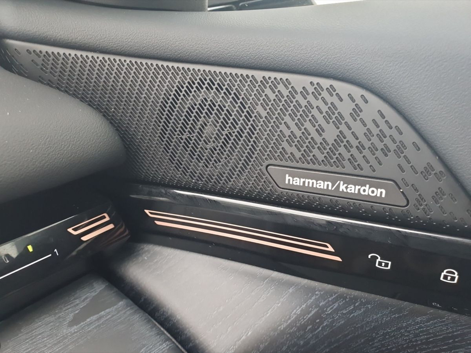 2024 BMW 5 Series - image 24