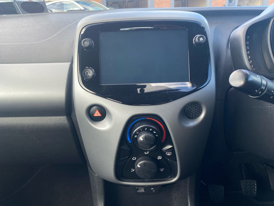 2020 Toyota Aygo - image 11