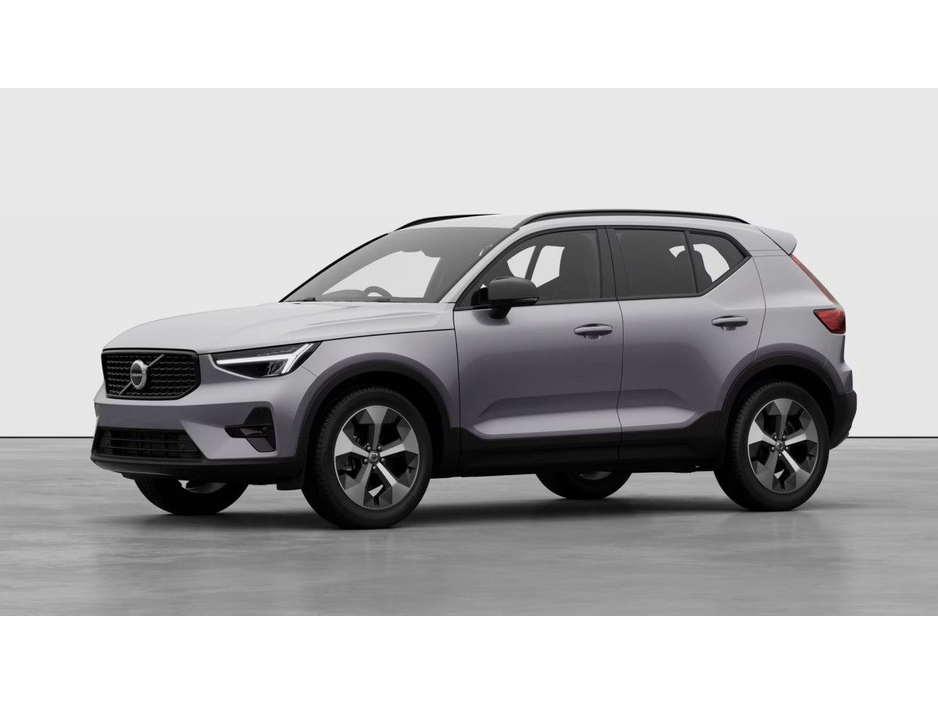 2026 Volvo XC40 - image 3