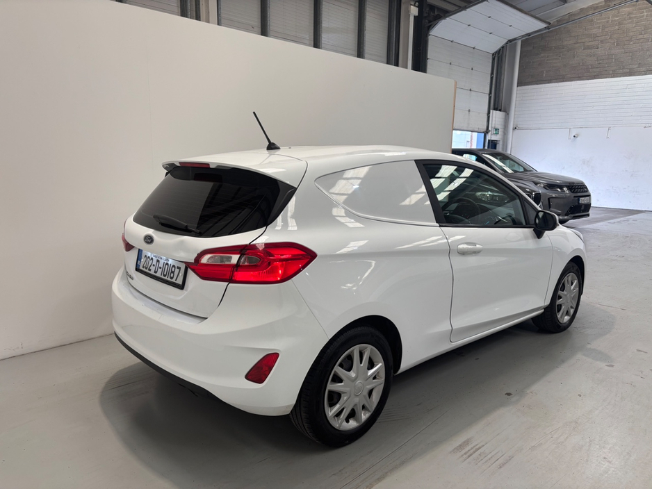 2020 Ford Fiesta - image 7