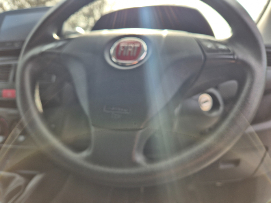 2021 Fiat Doblo - image 12