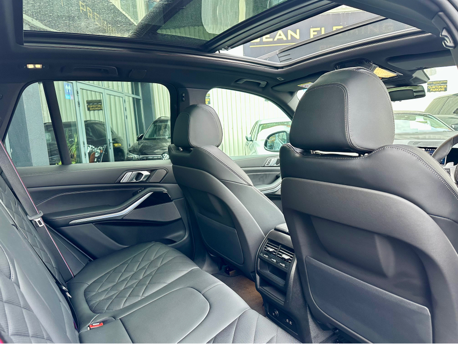 2025 BMW X5 ++TECH PACK++ XDRIVE50E M SPORT AUTO €102,950