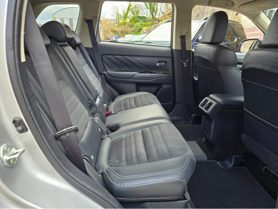 2019 Mitsubishi Outlander - image 15