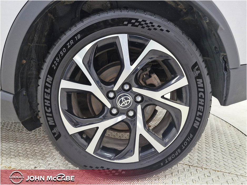 2018 Toyota C-HR HYBRID LUNA SPORT 4DR AUTO           RETAIL PRICE €18,950 - €2,000 SCRAPPAGE* FLEXIBLE FINANCE OFFERS AVAILABLE* €16,950