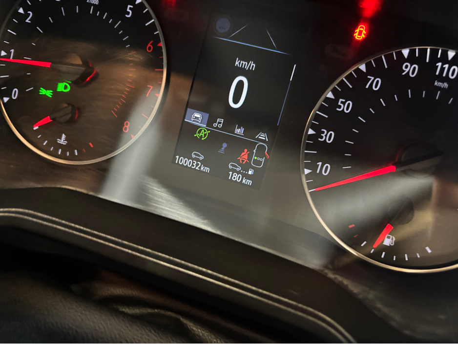 2023 Renault Clio - image 4