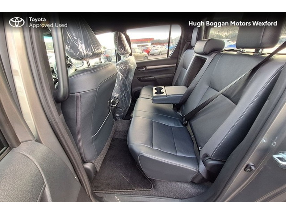 2025 Toyota Hilux 2.8D4D INVINCIBLE + VAT €53,655