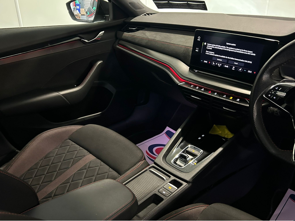 2021 Skoda Octavia - image 9