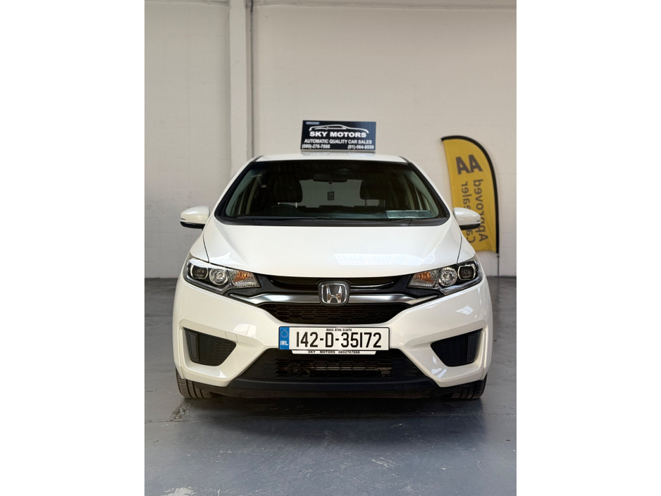 2014 Honda Jazz - image 2