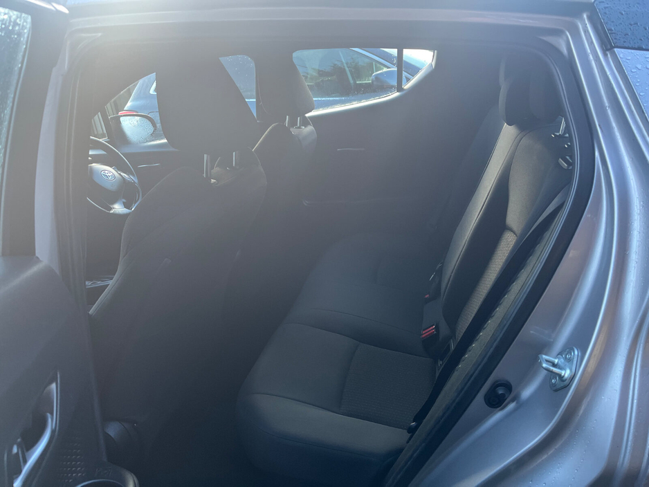 2018 Toyota C-HR 1.8 HYBRID LUNA €18,450