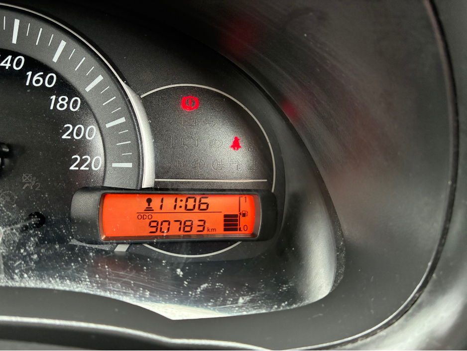 2016 Nissan Micra - image 17