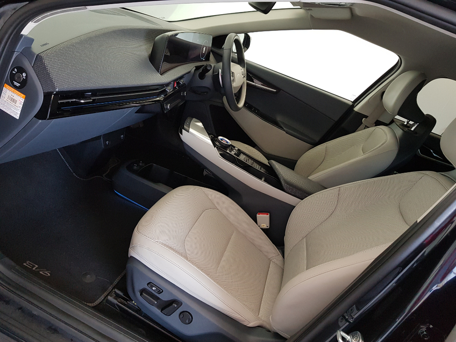 2022 Kia EV6 - image 6