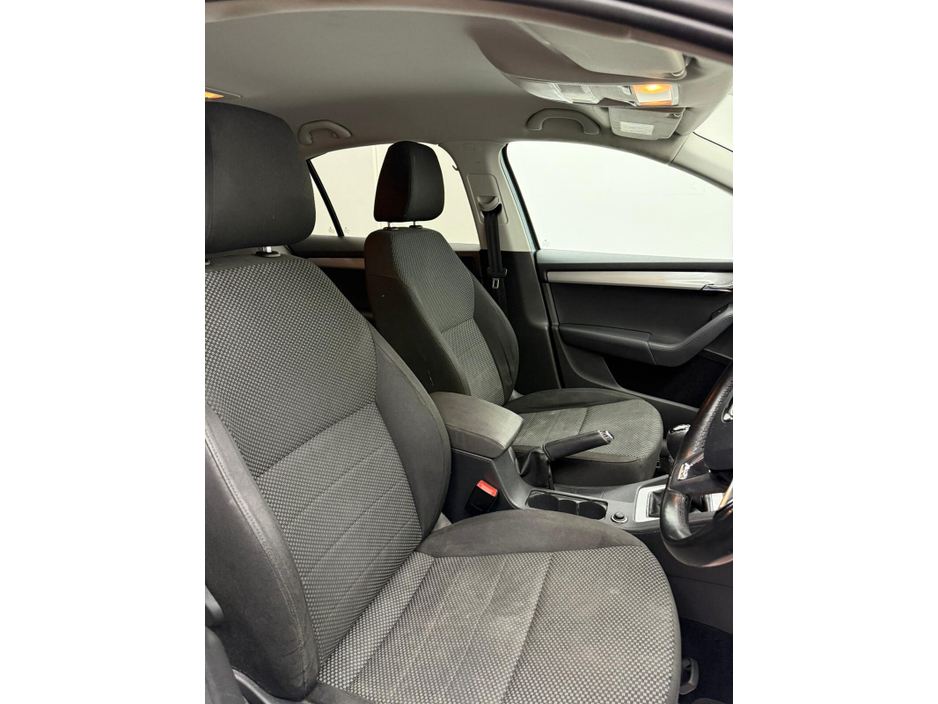 2016 Skoda Octavia - image 6