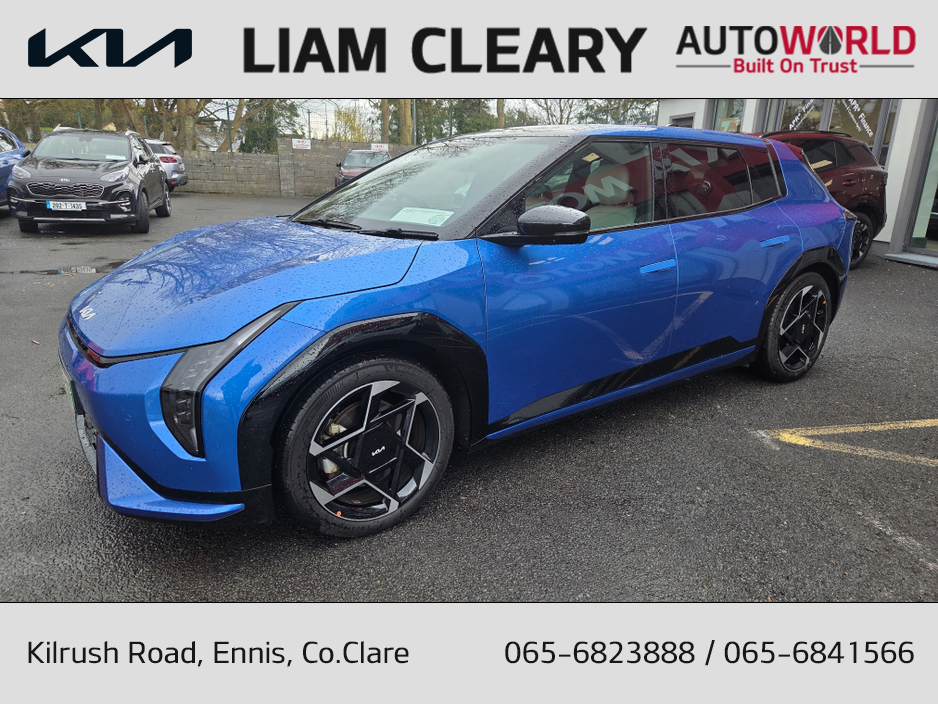 2025 Kia EV4 - image 3