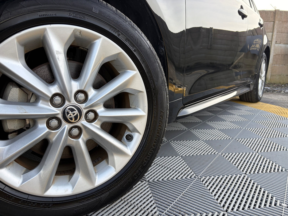 2021 Toyota Corolla - image 2