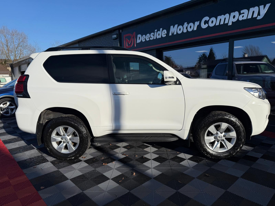 2021 Toyota Landcruiser LAND CRU SWB COMMERCIAL 2DR, VAT INVOICE , Fully Serviced , New 12 MTH DOE , Reverse Camera , 2.8 Dsl Manual , € 143 p/w & €17,950 Trade in / Deposit , Cruise Control , Dual Climate Control , €38,980