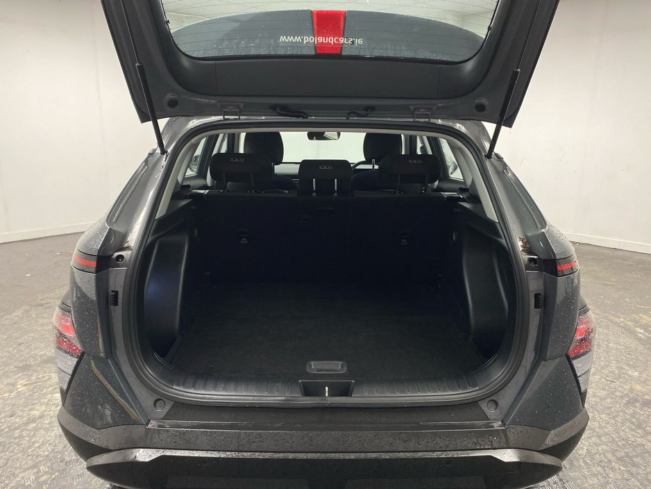 2023 Hyundai Kona - image 9