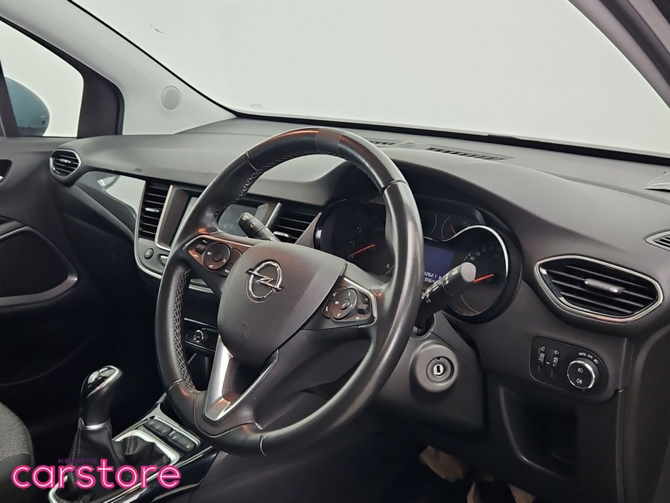 2022 Opel Crossland - image 9