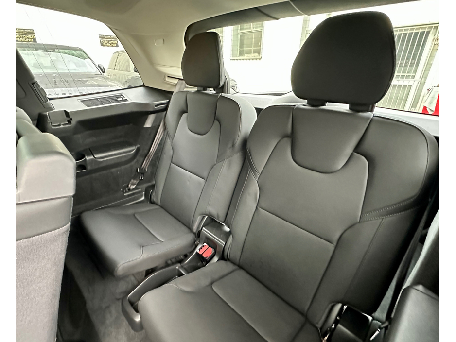 2025 Volvo XC90 MULBERRY RED / PLUS DARK T8 PHEV AWD AUTO PLUS €78,950