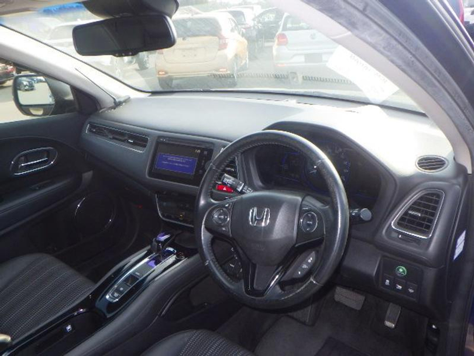 2014 Honda Vezel - image 2