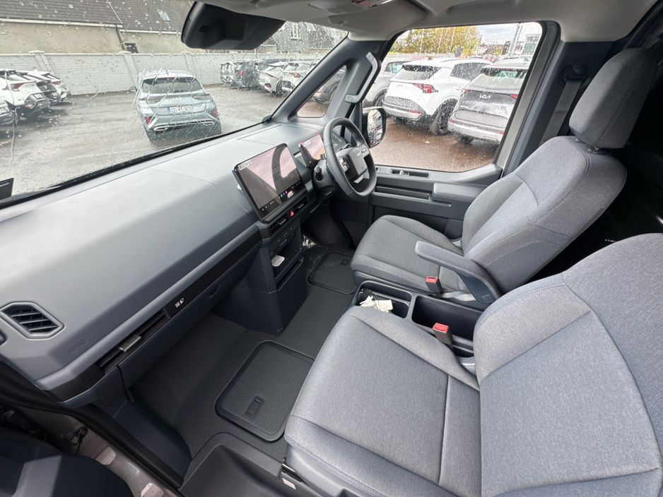 2026 Kia PV5 - image 3