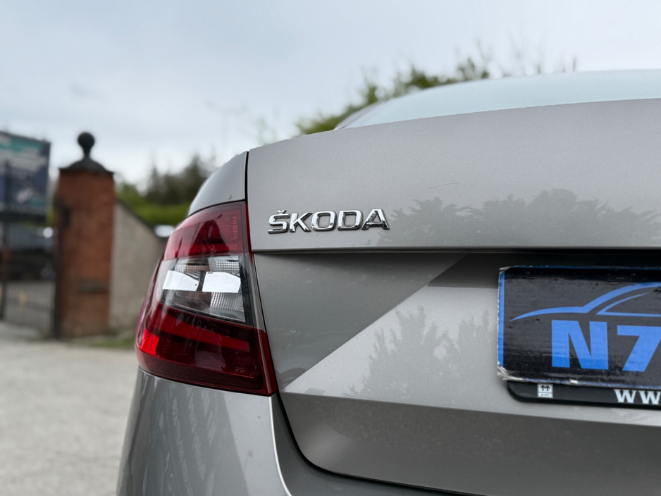 2017 Skoda Octavia - image 13