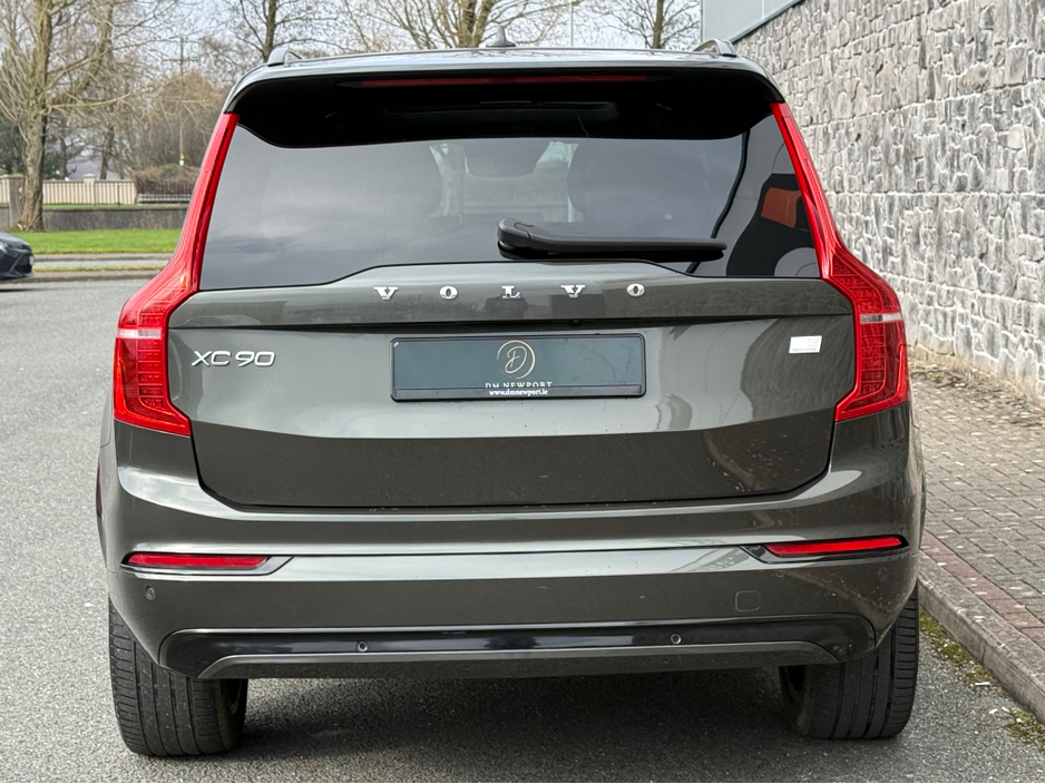 2022 Volvo XC90 - image 4