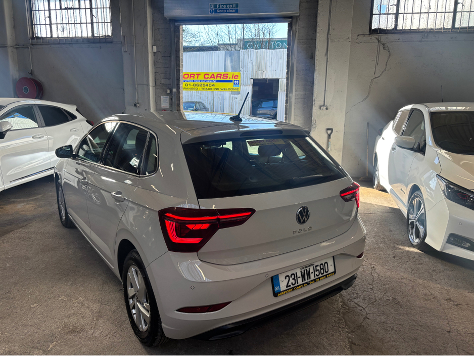2023 Volkswagen Polo - image 3
