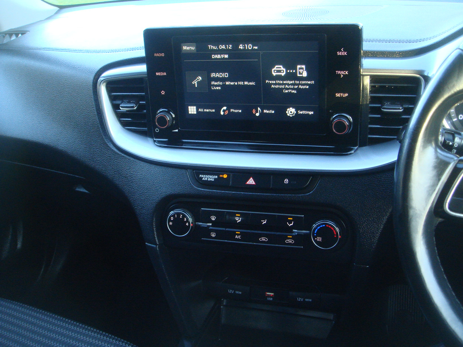 2022 Kia Ceed - image 9