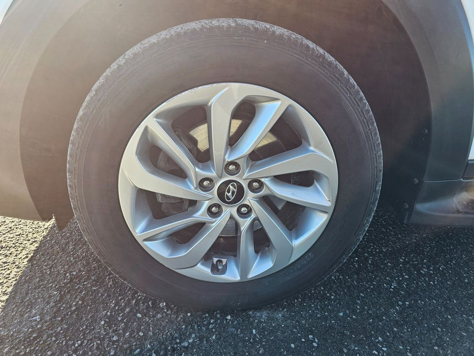 2016 Hyundai Tucson - image 27