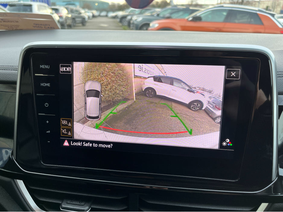 2023 Volkswagen T-Roc - image 23