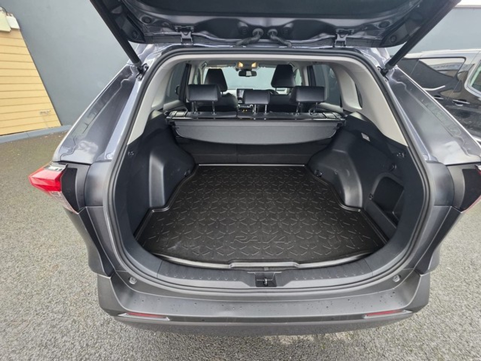 2020 Toyota Rav4 - image 10