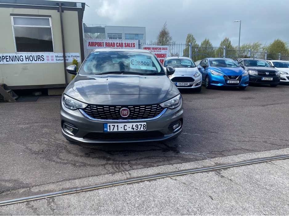 2017 Fiat Tipo - image 2
