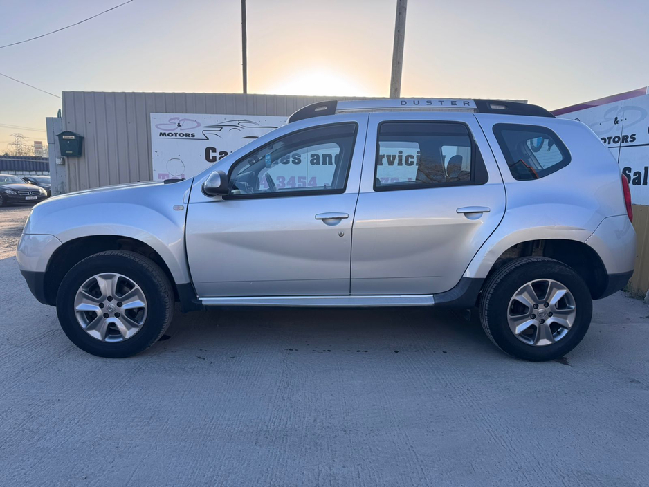 2015 Dacia Duster - image 2
