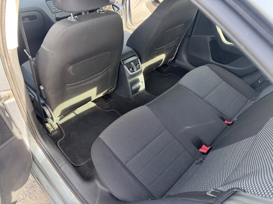 2013 Skoda Octavia - image 12