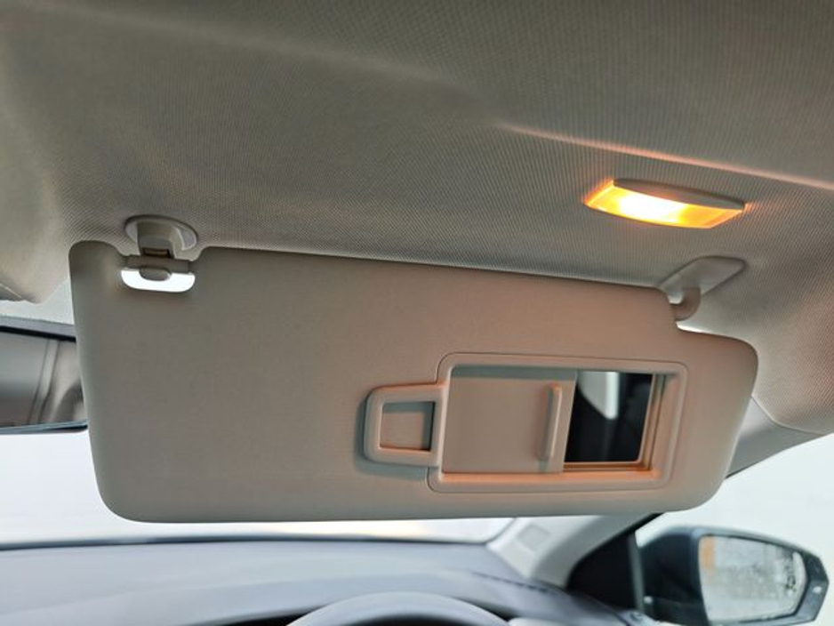 2019 Volkswagen Polo - image 28