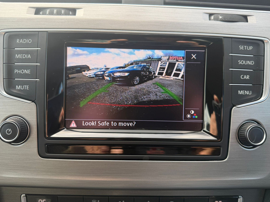 2013 Volkswagen Golf - image 11