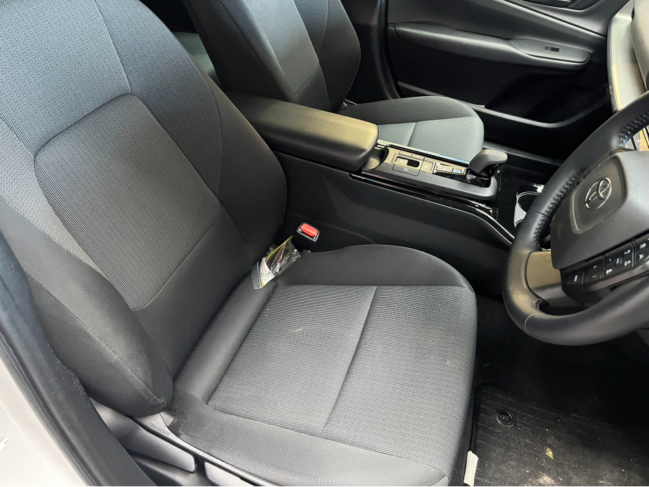 2024 Toyota Prius - image 10