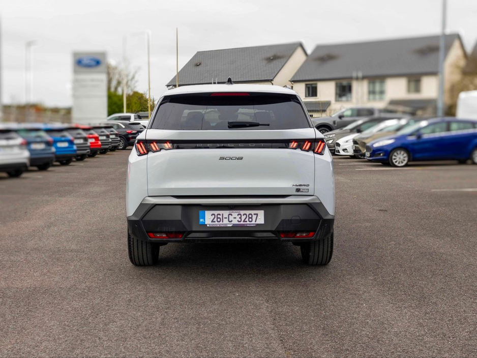 2026 Peugeot 5008 - image 13