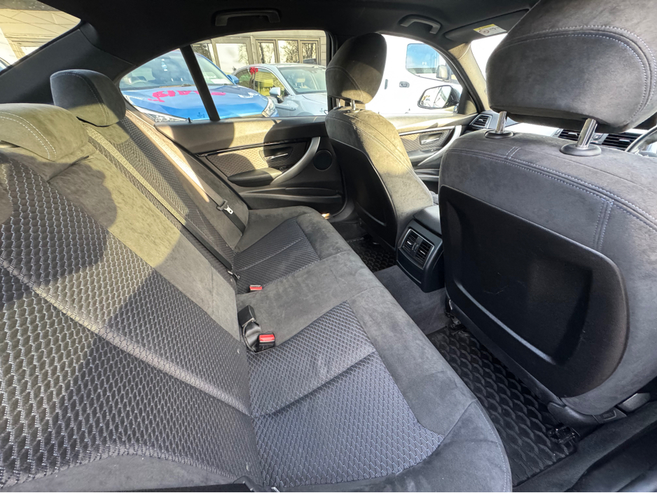 2015 BMW 3 Series - image 13